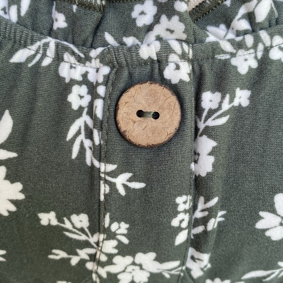 Floral🌷Green🌿Spring Top - Picture 5 of 13